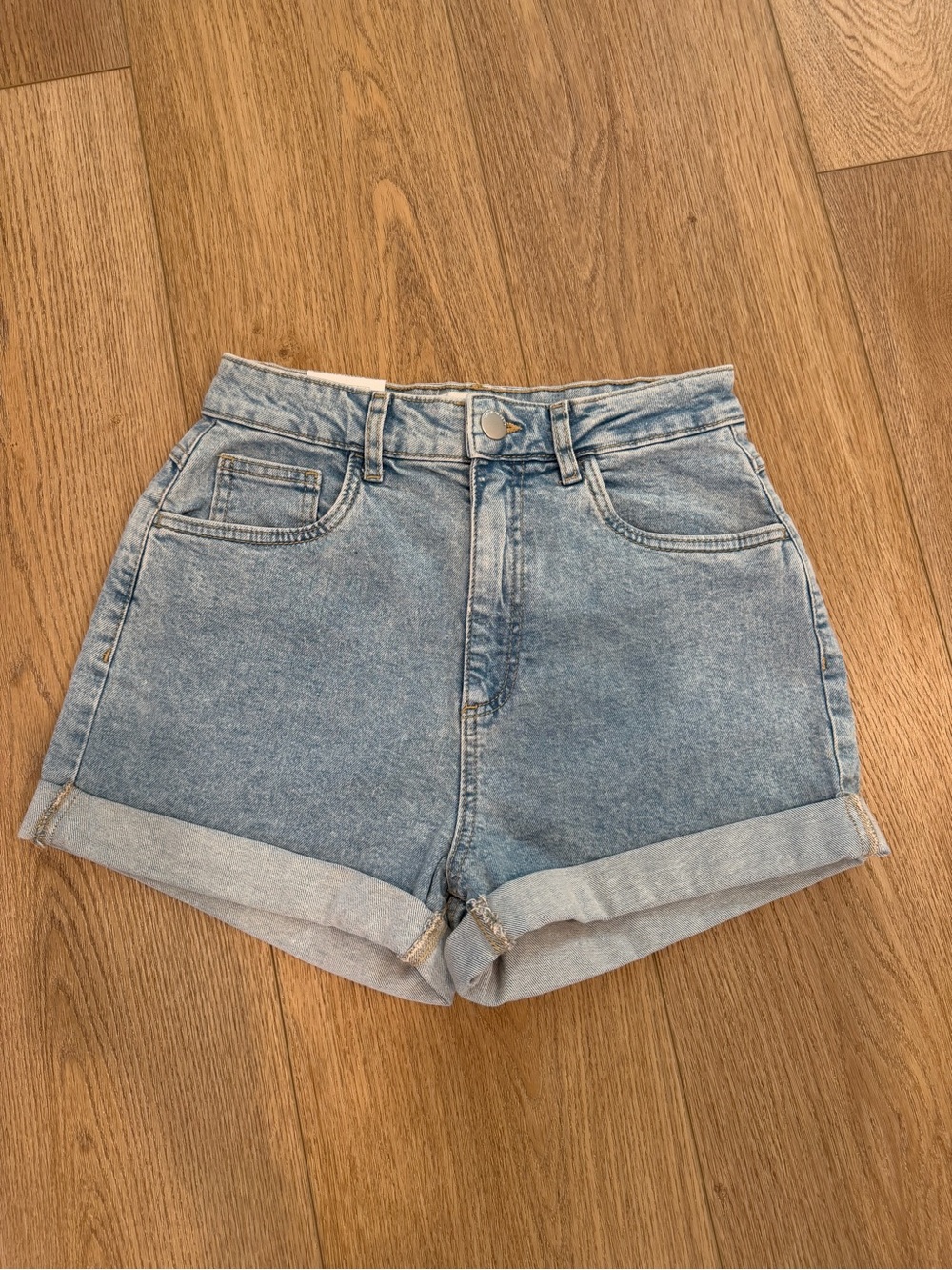 Cotton On Women’s High Rise Classic Denim Shorts Size 6 NWT